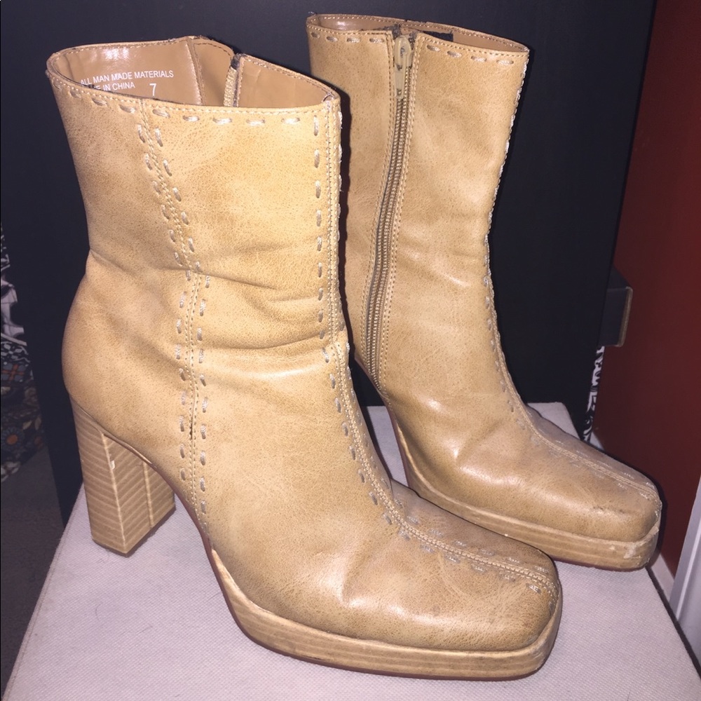LEI Boots- Tan Size 7